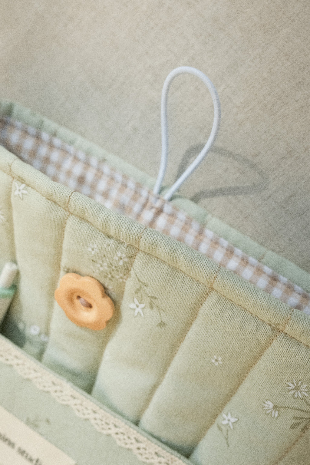 Lace & Clover Book Sleeve - 02