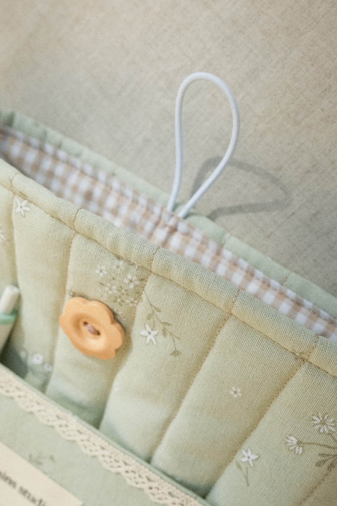Lace & Clover Book Sleeve - 02