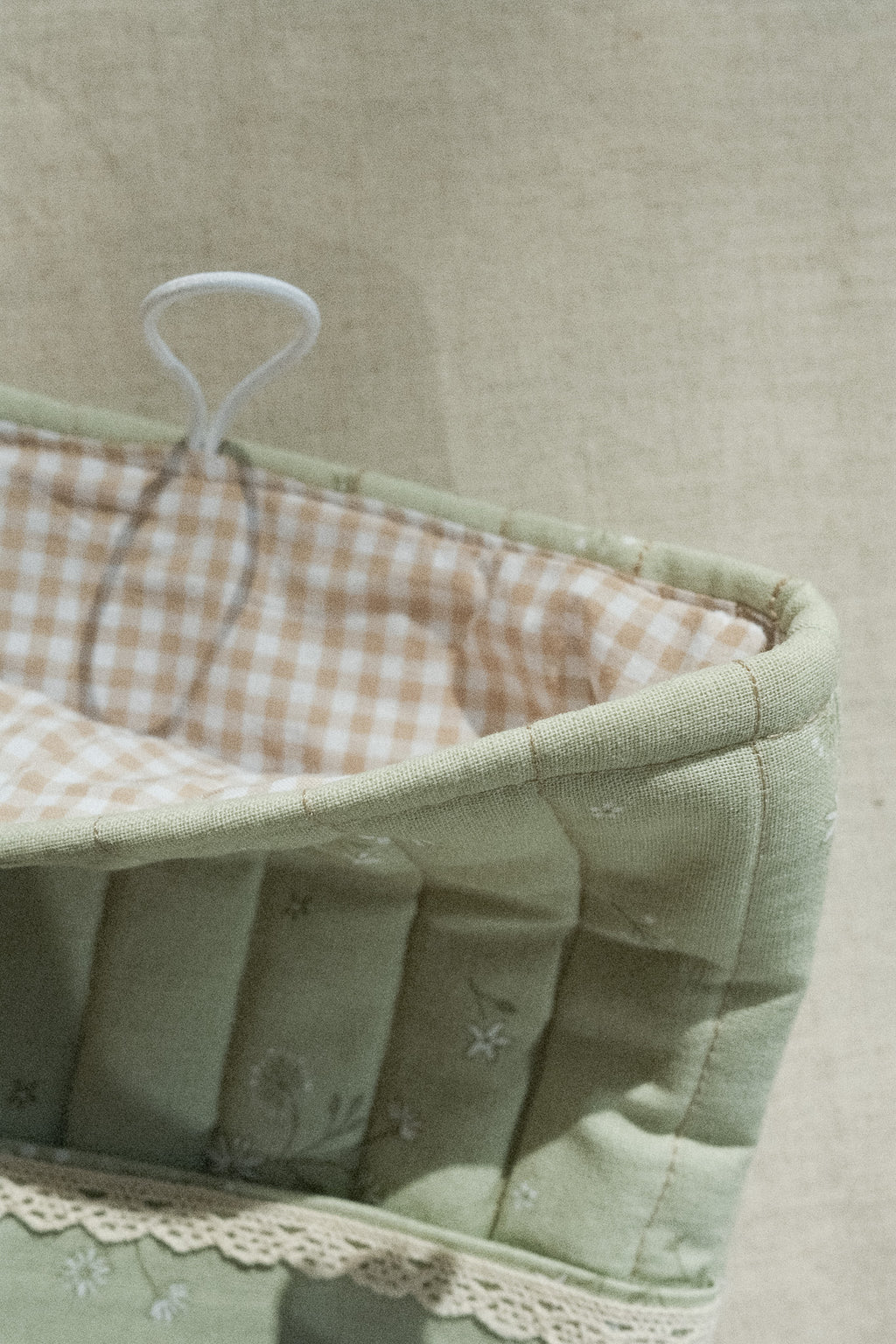 Lace & Clover Book Sleeve - 01