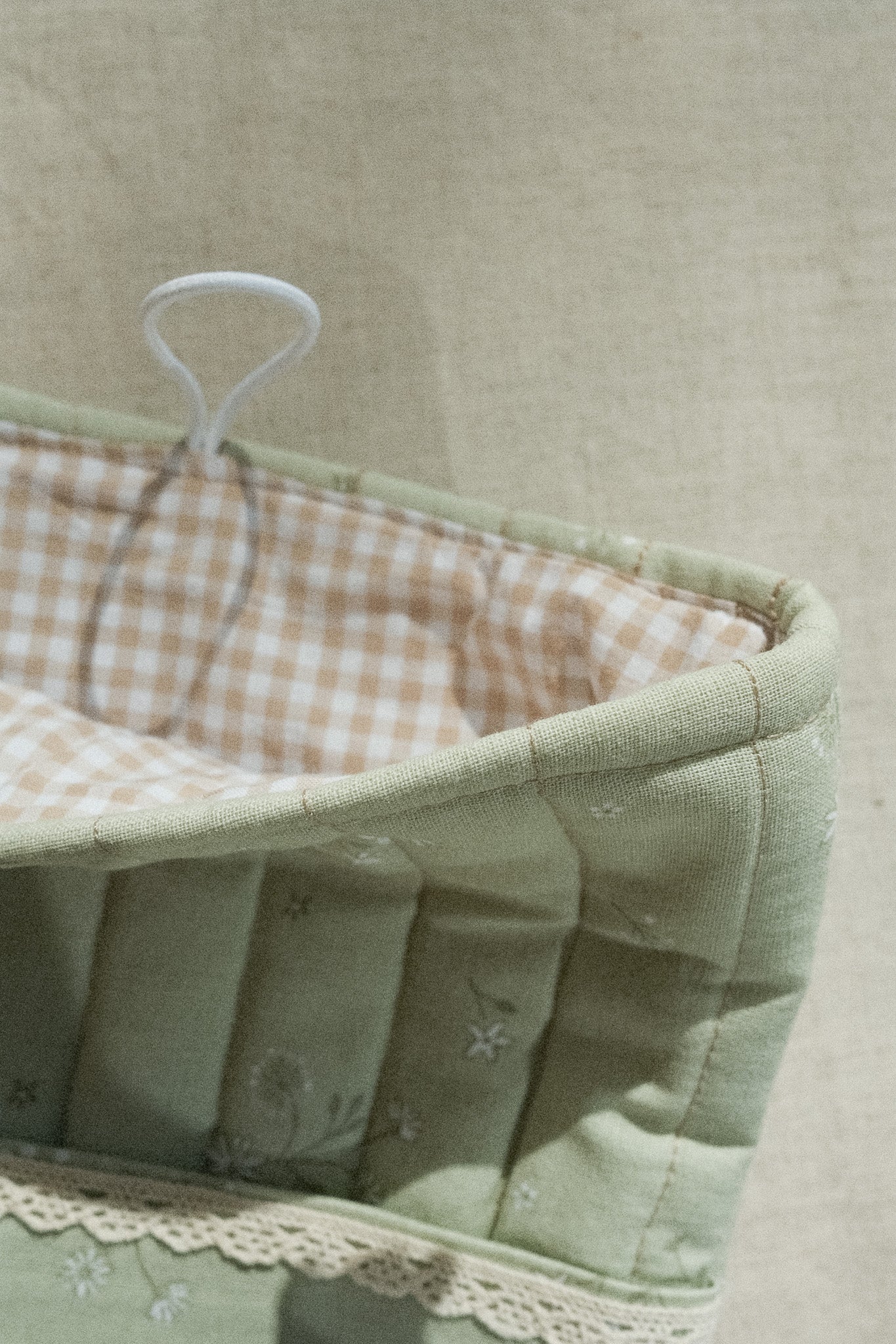 Lace & Clover Book Sleeve - 01