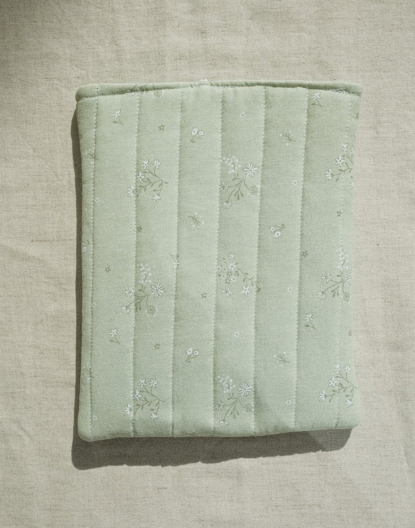 Lace & Clover Book Sleeve - 04